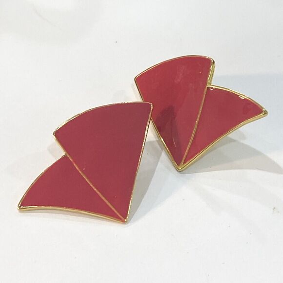 Vintage clip on earrings gold & pink enamel mod 1980’s fan flare costume jewelry - Picture 3 of 5